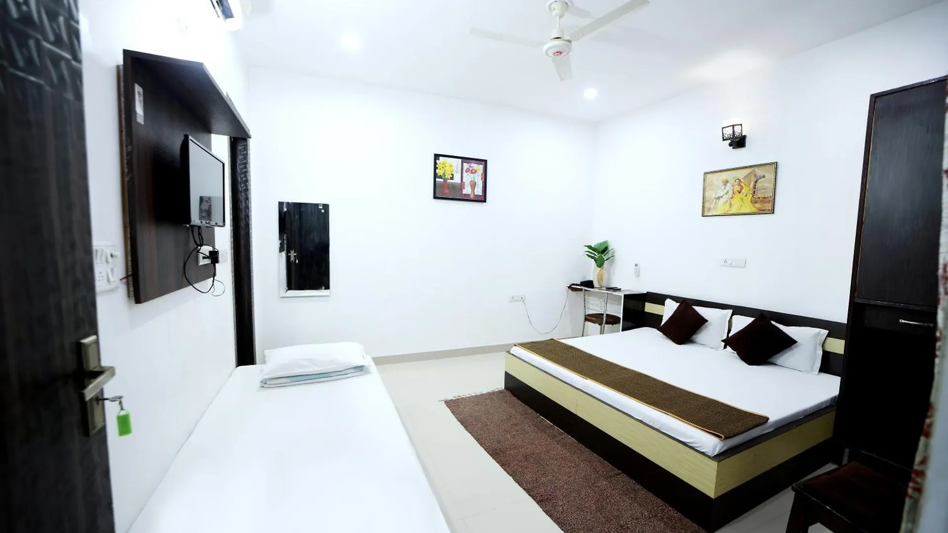 Hotel Taj Niwas Agra  Guest house Agra (Uttar Pradesh)